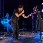 43-Peppe_Servillo-String_Solis_quartet-festival_Creuza_de_ma-Carloforte-2011-photo_Eugenio_Schirru